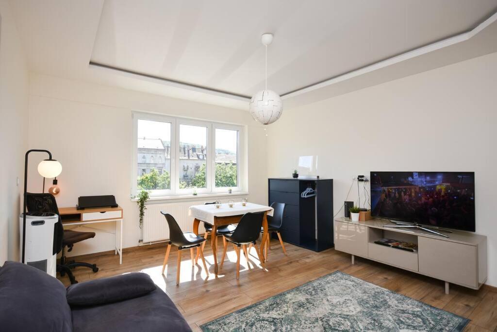 Renovated Stylish Flat At The Castle&Metro Διαμέρισμα Βουδαπέστη Εξωτερικό φωτογραφία